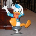 Disney's Donald Duck 36x39x22