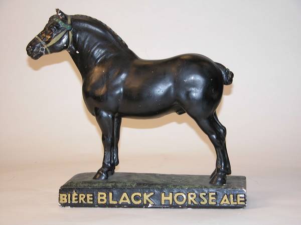 Biere Black Horse Ale 15.5x14.25x5.25 