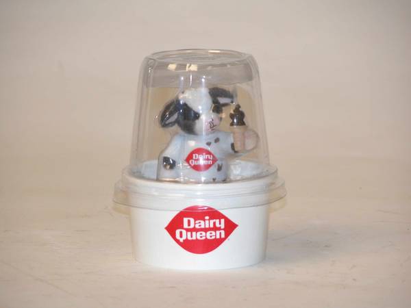 Dairy Queen Mary's Moo Moos 4.5x4x4