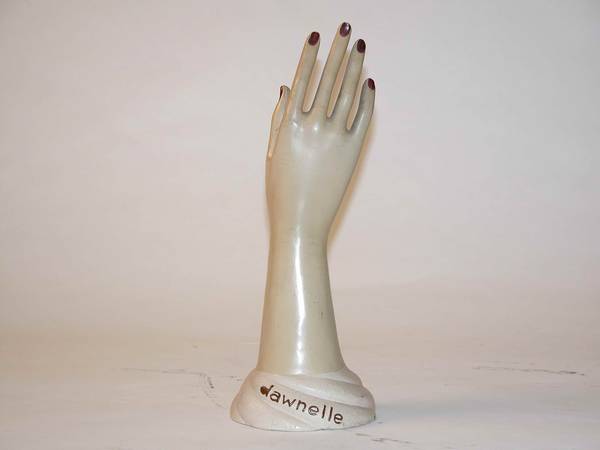 Dawnelle Hand 13.25x5x4