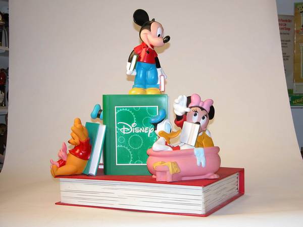 Disney Book Mickey 26x21x15.5