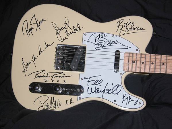 Guitar signed # 2