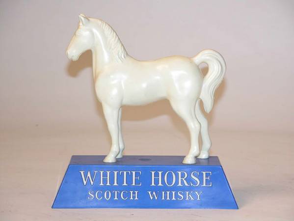 White Horse Scotch 8.75x8.5x3.75