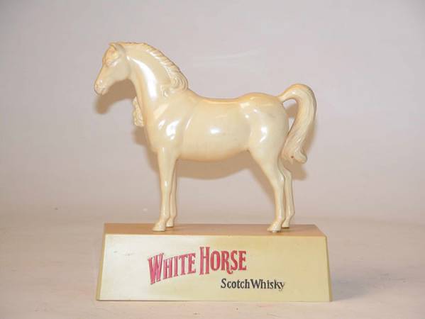 White Horse Scotch 9.75x9x3.5