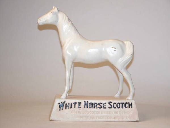 White Horse Scotch 16.5x14.5x5.5