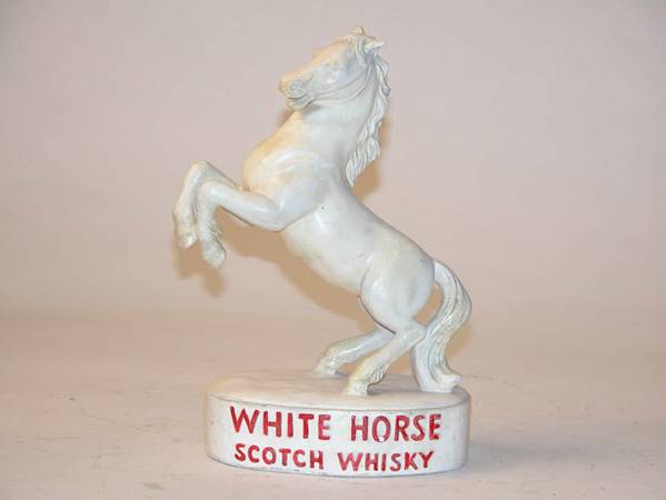 White Horse Scotch Whiskey 10.5x7.5x4.25