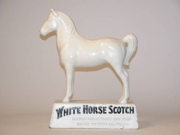 White Horse Scotch 16x13.5x4.75 
