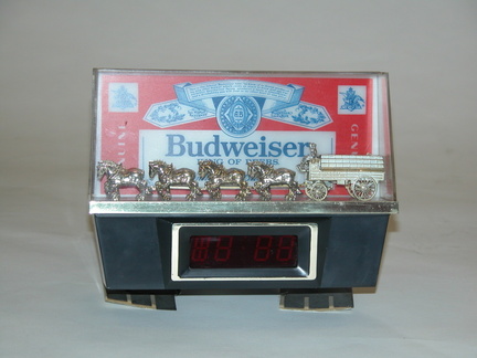 Budweiser-Beer-Clock-7-x-8.25-x-4.5