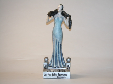 J.-Liegeois-Fourrures-19.25-x-7-x-5.75