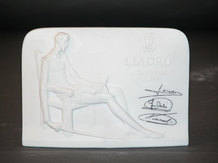 LLADRO-Collectors-Society-4.5-x-6-x-2.5