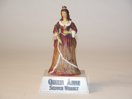 Oueen-Anne-Whisky-9.25-x-5.5-x-4.25